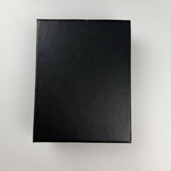 Macy's Men Onyx Bead Silver Tone Pave Barrel Accent Stretch Bracelet - Picture 4 of 6